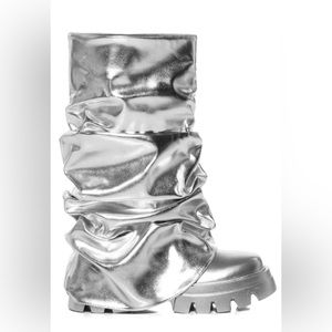 BRAND NEW Chunky silver Boots